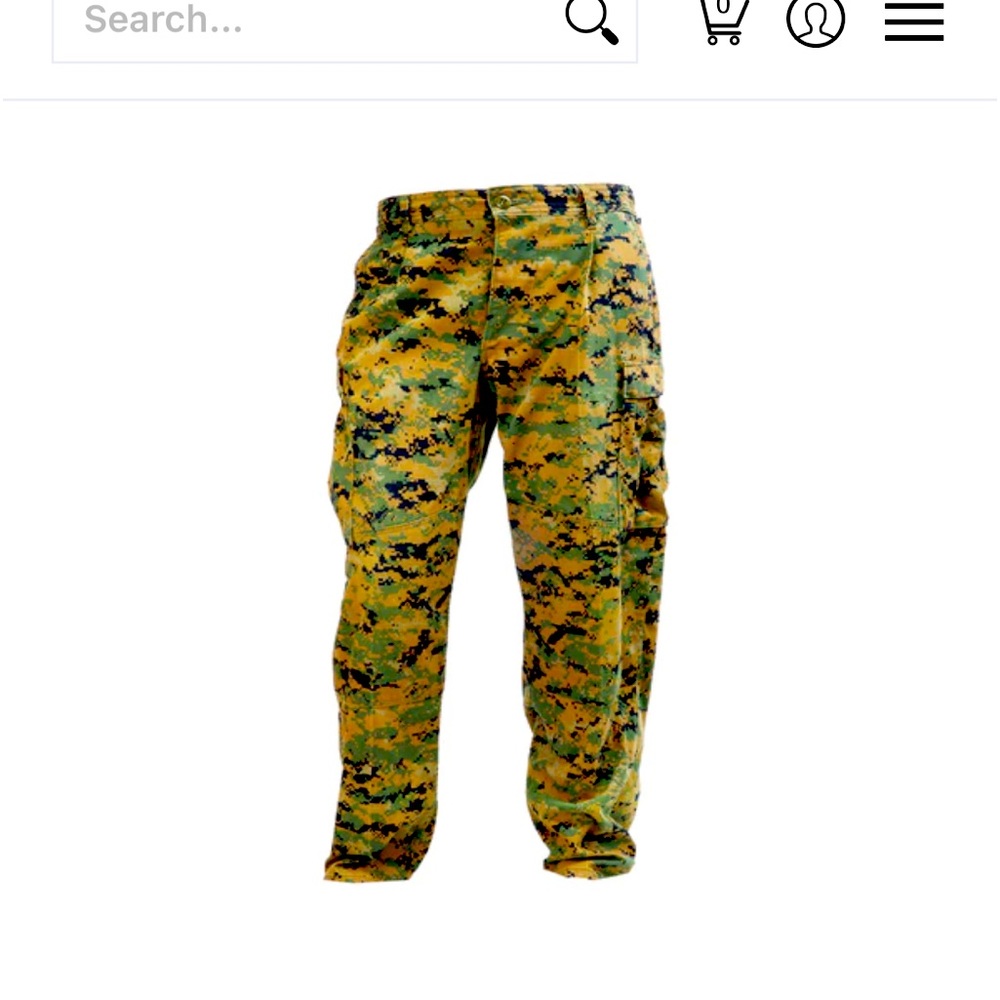 Like New Woodland Camo pants in 32x34!